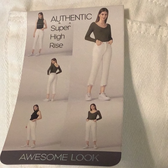 Simple Society Size 13/31 White Authentic Super High Rise Crop Jeans. New - Picture 6 of 7